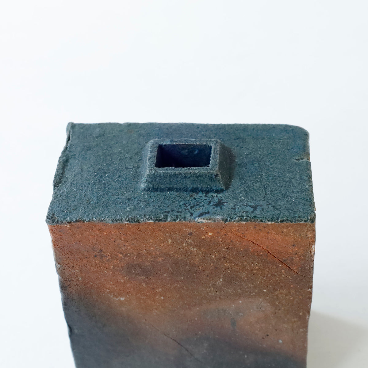 ●26-NT-75 "Tankas" (Carbonization) Block Vase
