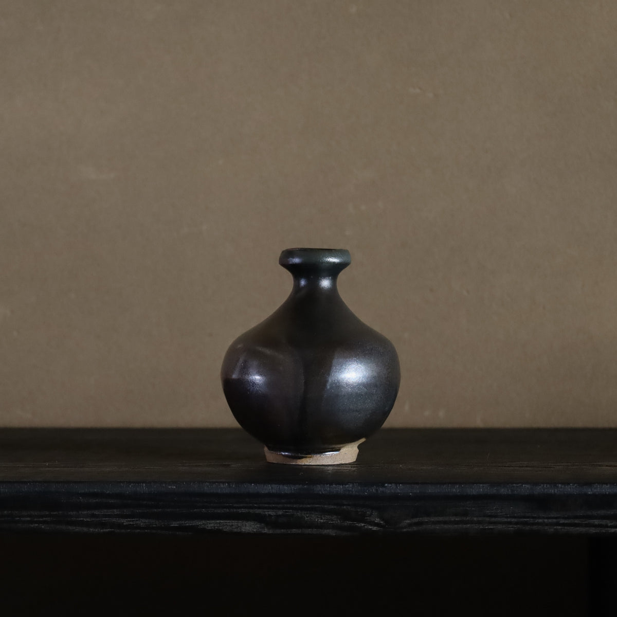 ●26-TY-68 Black Karatsu sake bottle