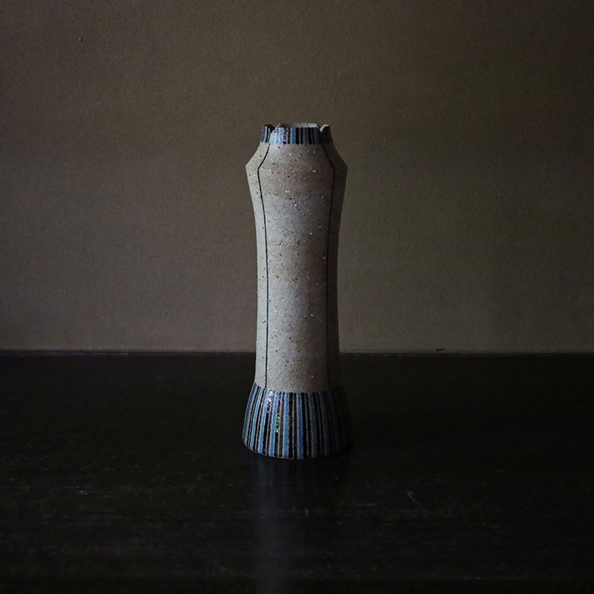 Toubou Makiya Flat Vase with Stripe Pattern