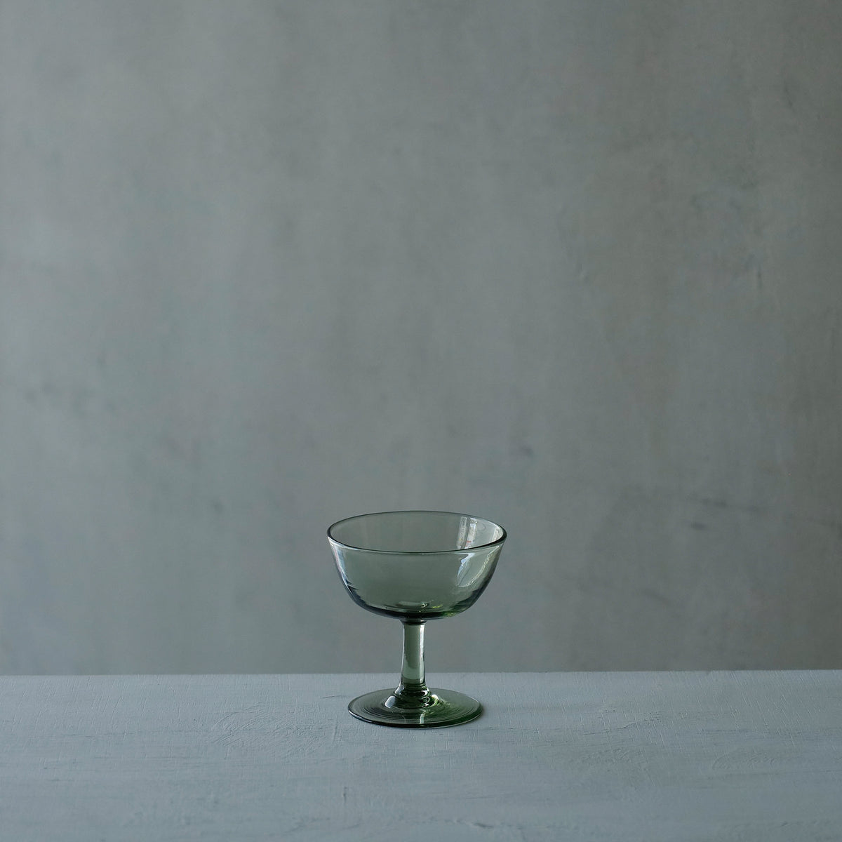 ●26-TE-132 リキュールグラス MOSS GREEN　B