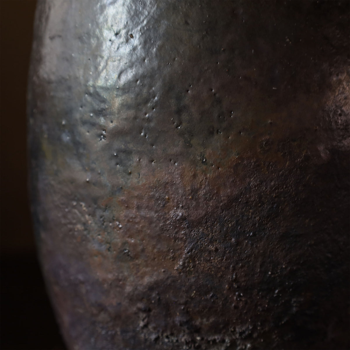 26-26 Shiro Shimizu, Iron Glaze Jar