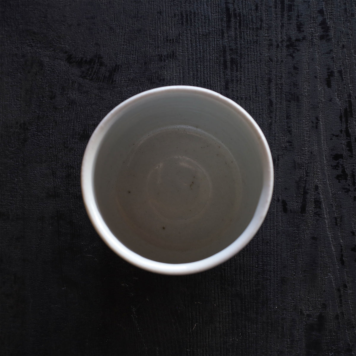 26-20 清水志郎 伊黒陶石青白磁茶碗